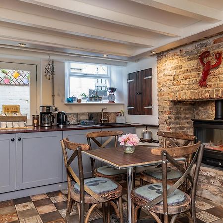 Boutique Fisherman'S Cottage In Old Town Scarborough Extérieur photo