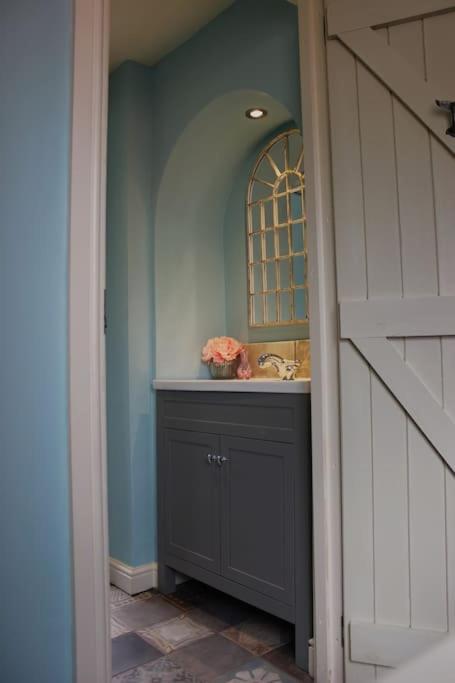 Boutique Fisherman'S Cottage In Old Town Scarborough Extérieur photo