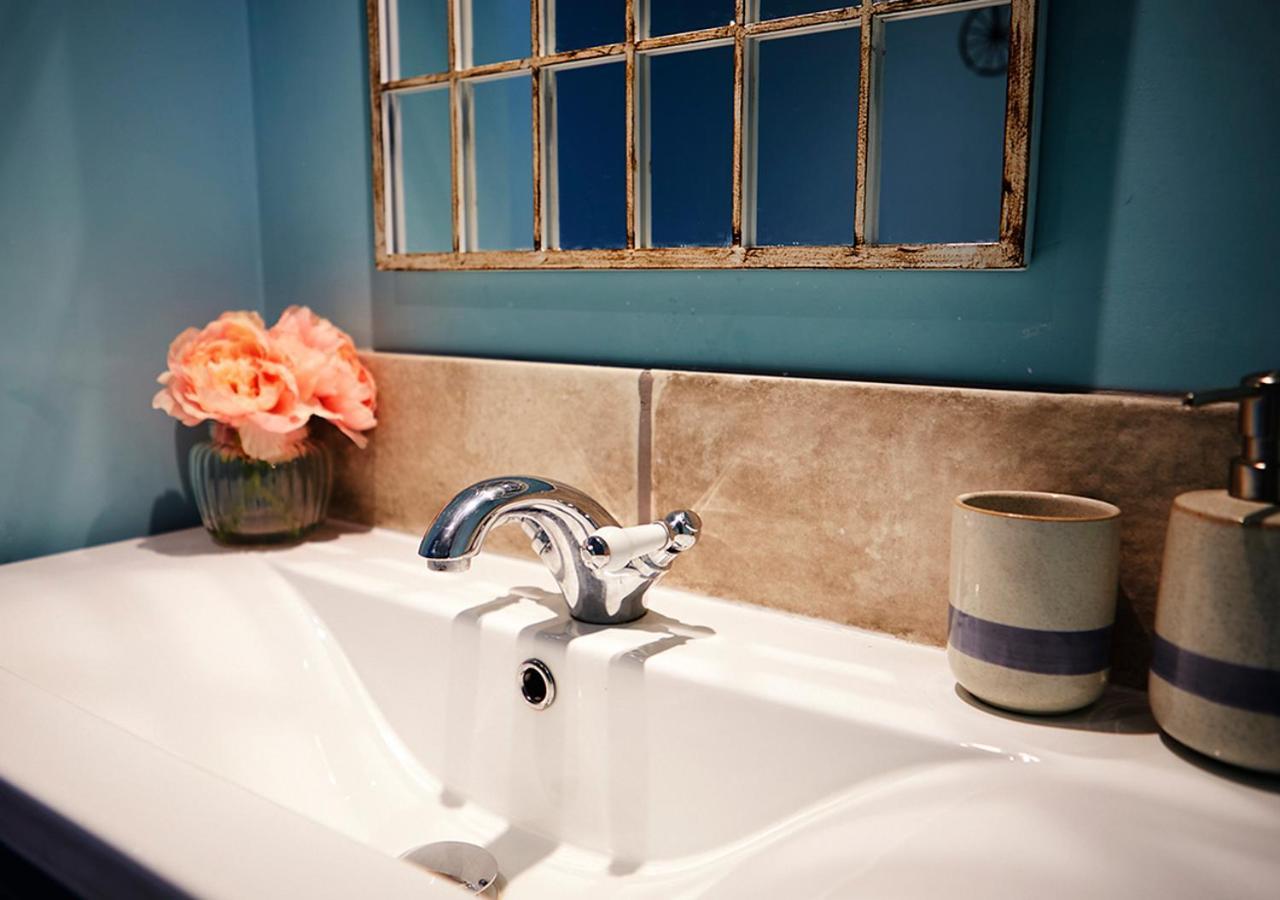 Boutique Fisherman'S Cottage In Old Town Scarborough Extérieur photo