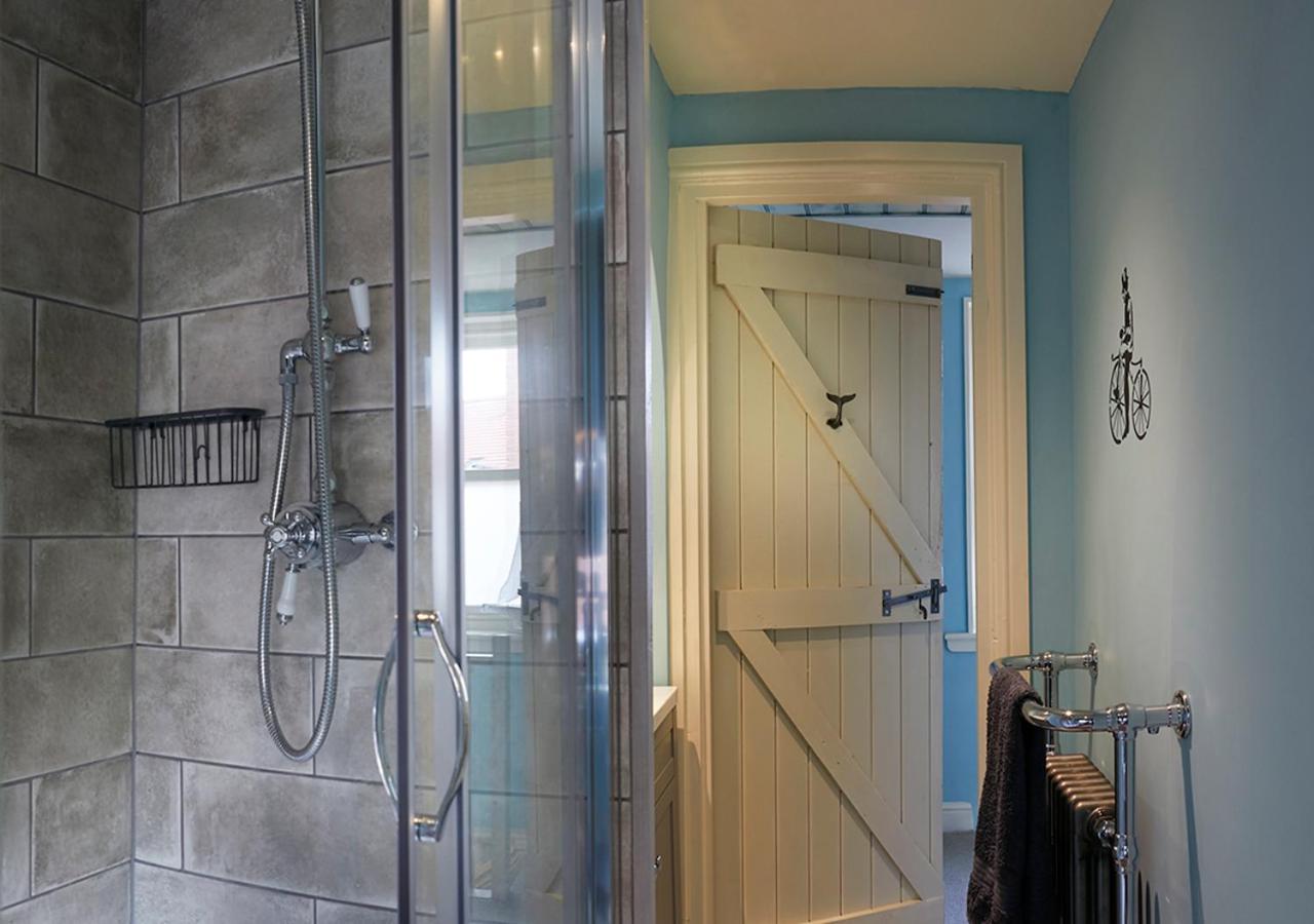 Boutique Fisherman'S Cottage In Old Town Scarborough Extérieur photo
